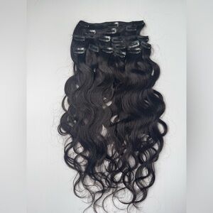 100% Human hair  Natural Black. 22 In Black Clip in Hair Extensions